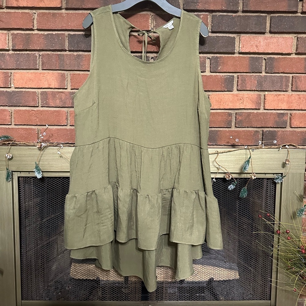 🛍️ Cato lightweight green dress with excellent condition.